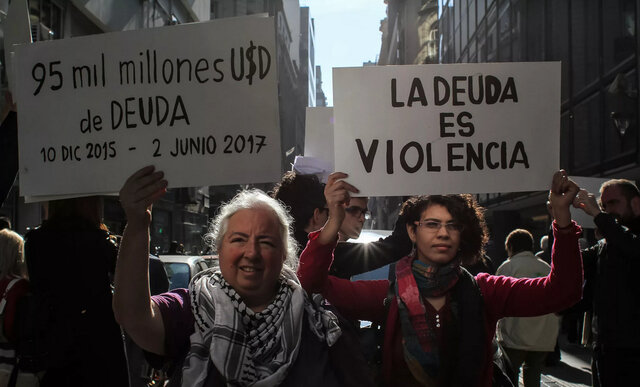 El endeudamiento es una guerra contra las autonomías de las mujeres